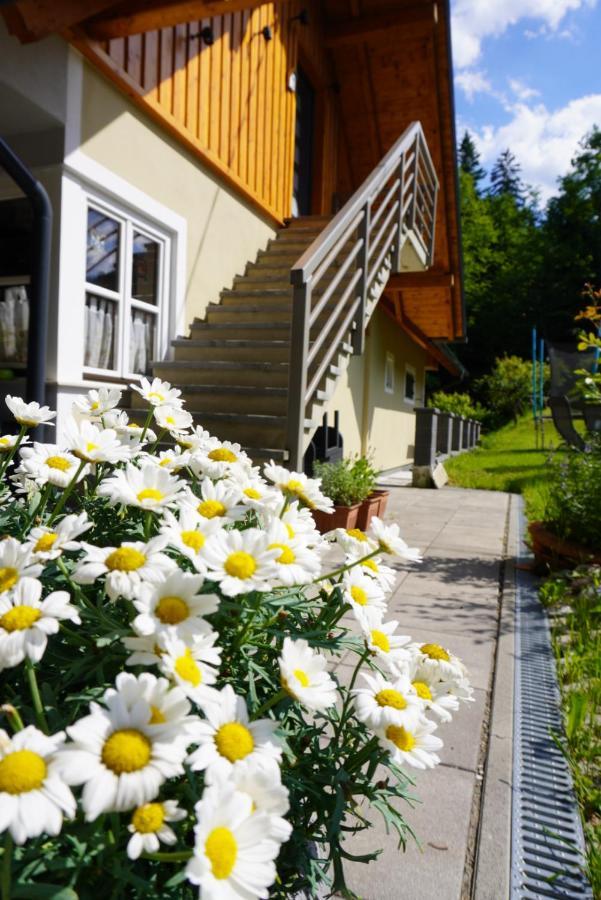 Ferienwohnung Heidi Лейтшах Екстериор снимка